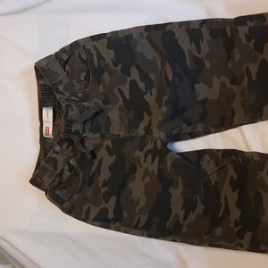 Levi's camo jogger jeans for boys, size 12, green